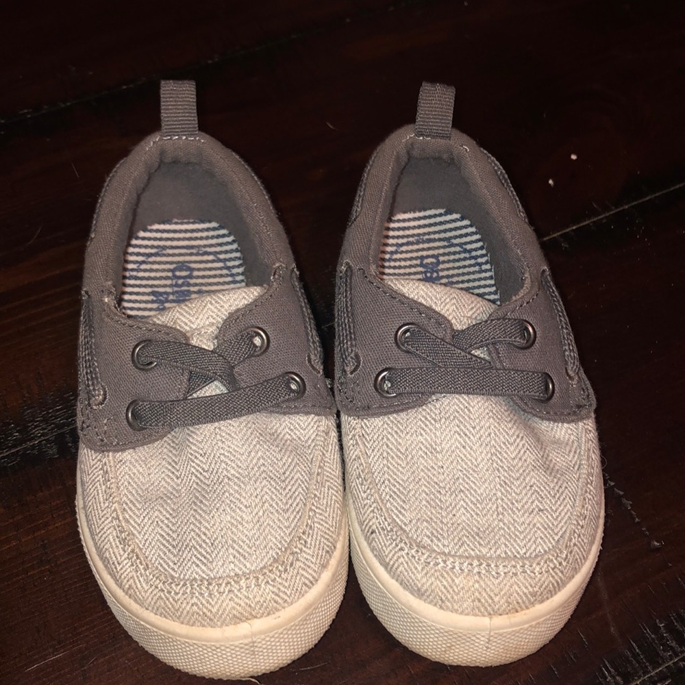OshKosh boys shoes size 7